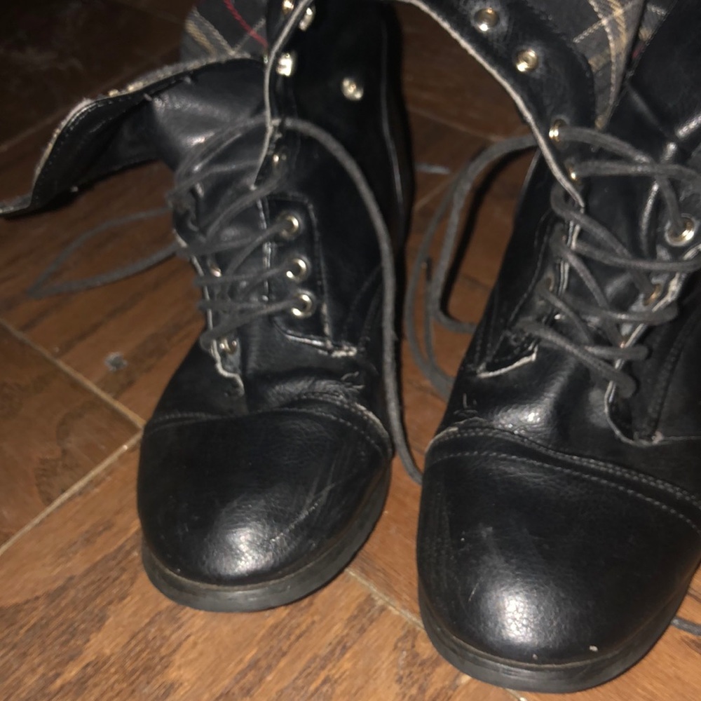 Stella plaid combat boots adjustable length size 4